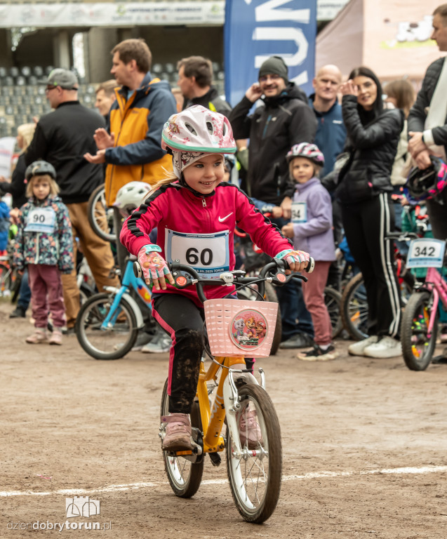 Zawody rowerkowe w Motoarenie