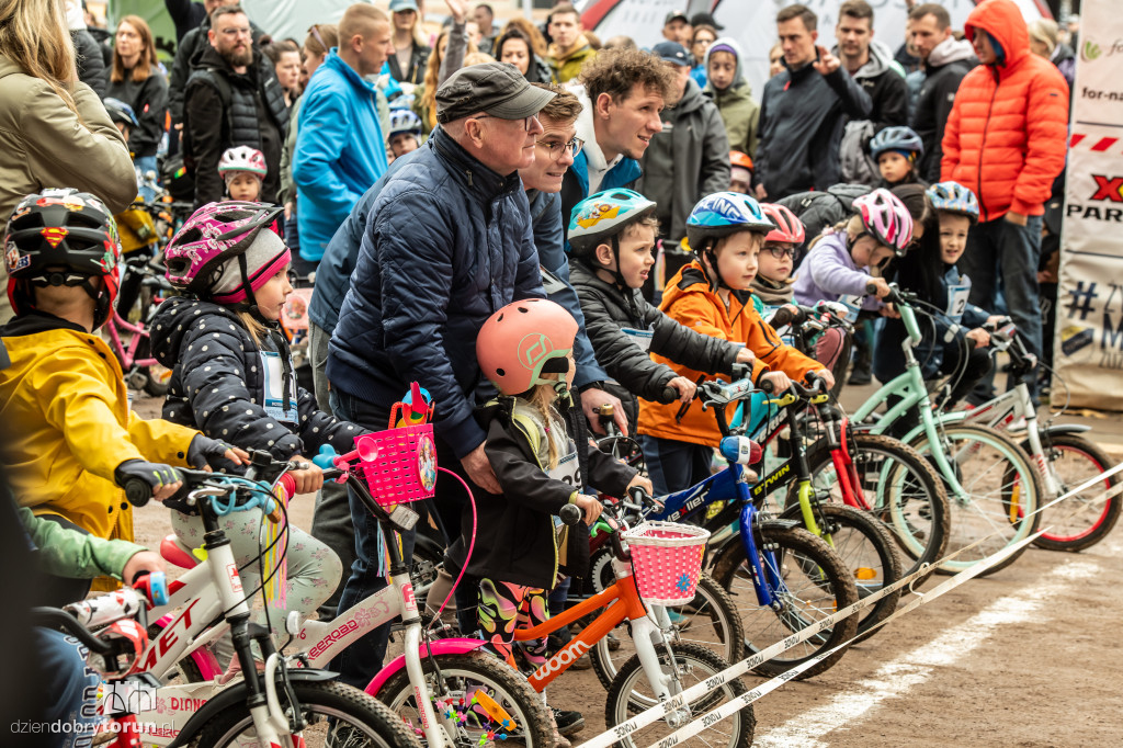 Zawody rowerkowe w Motoarenie