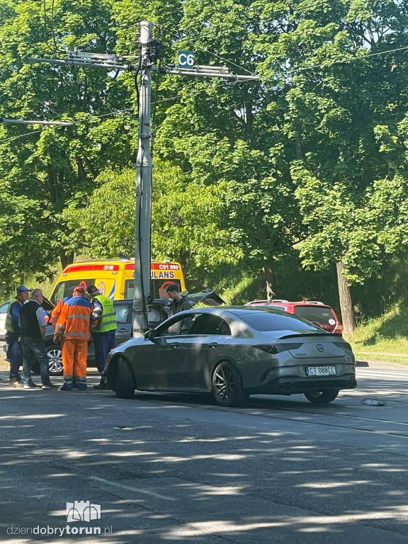 Uwaga na korki! Wypadek na Lubickiej