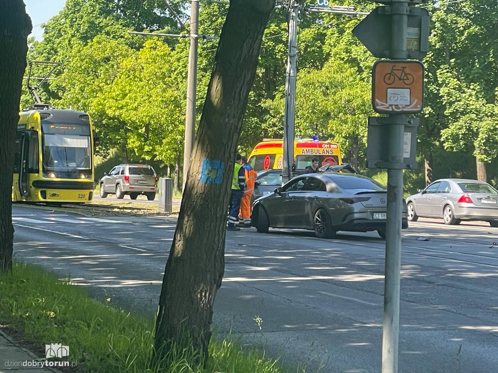 Uwaga na korki! Wypadek na Lubickiej