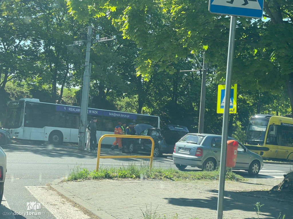 Uwaga na korki! Wypadek na Lubickiej