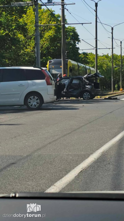 Uwaga na korki! Wypadek na Lubickiej