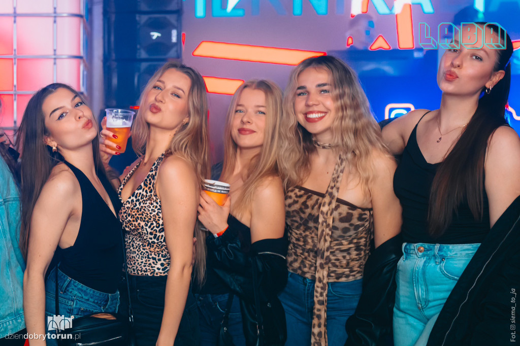 Gorąca noc w Labie