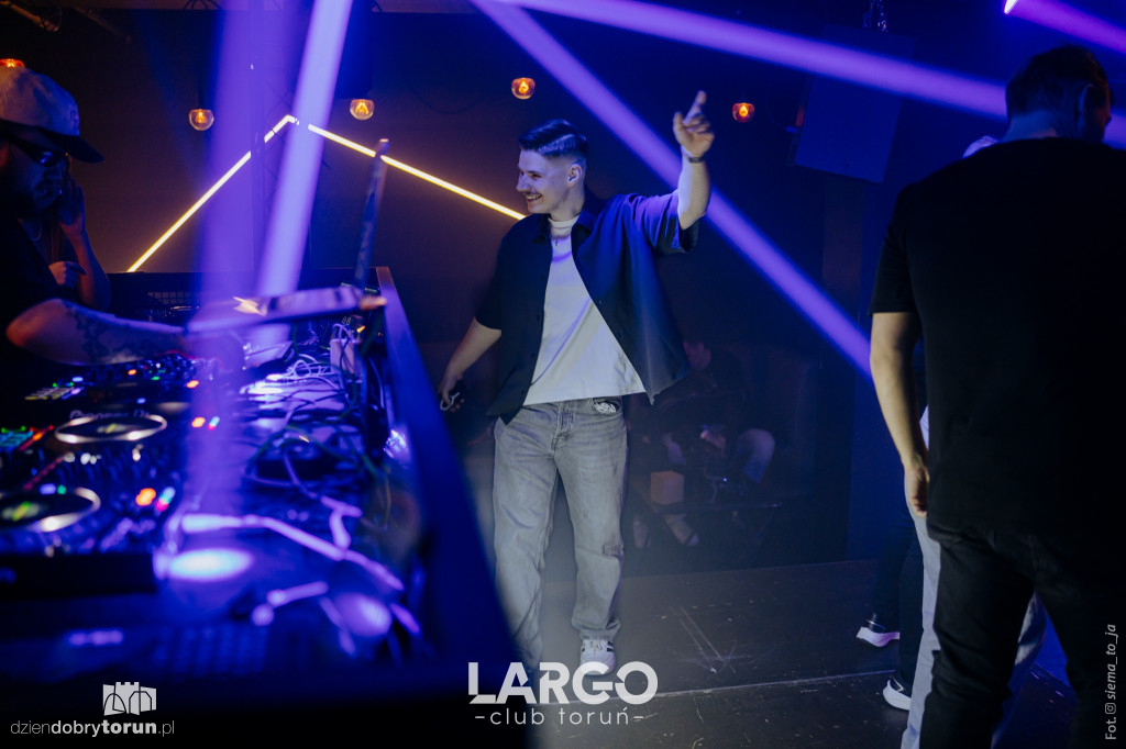 Sobotnia impreza w klubie Largo