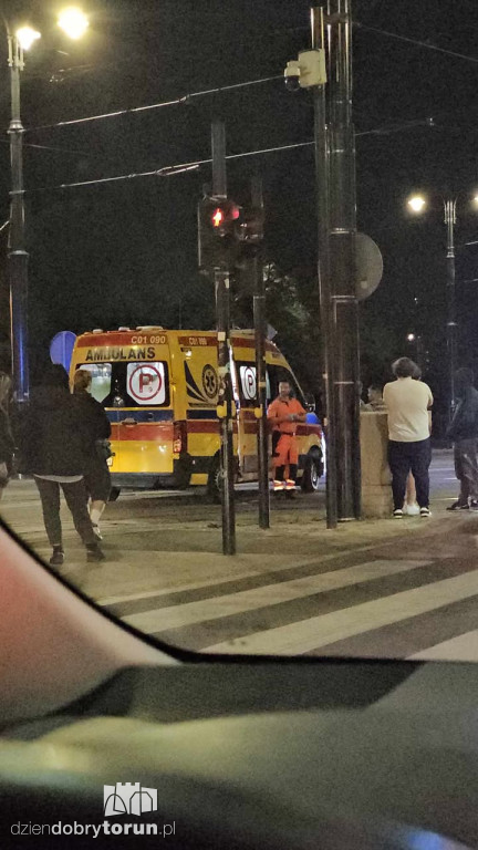 Potrącenie na pasach w Toruniu