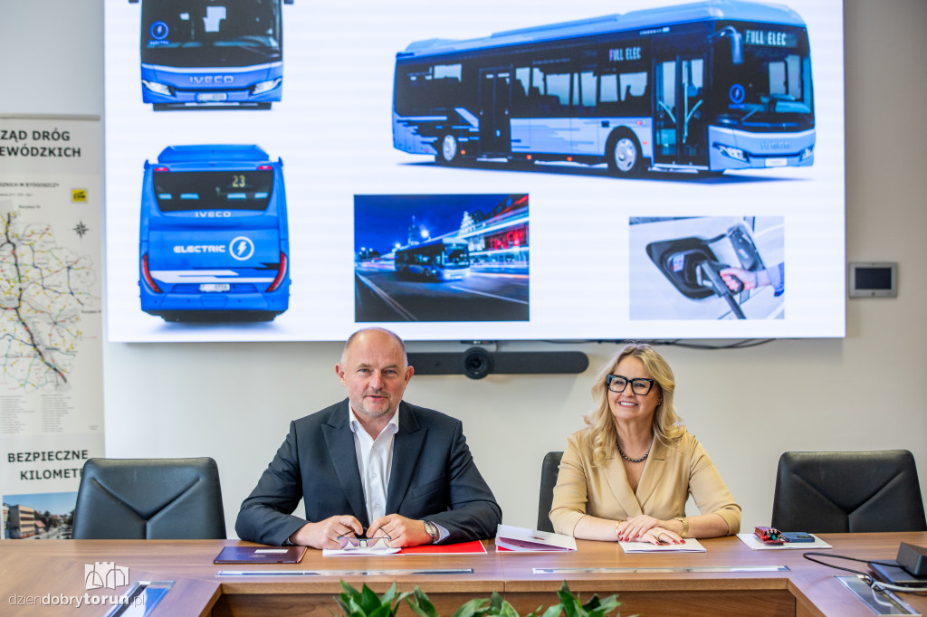 Podpisanie umowy na nowe autobusy