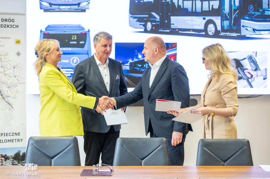 Podpisanie umowy na nowe autobusy