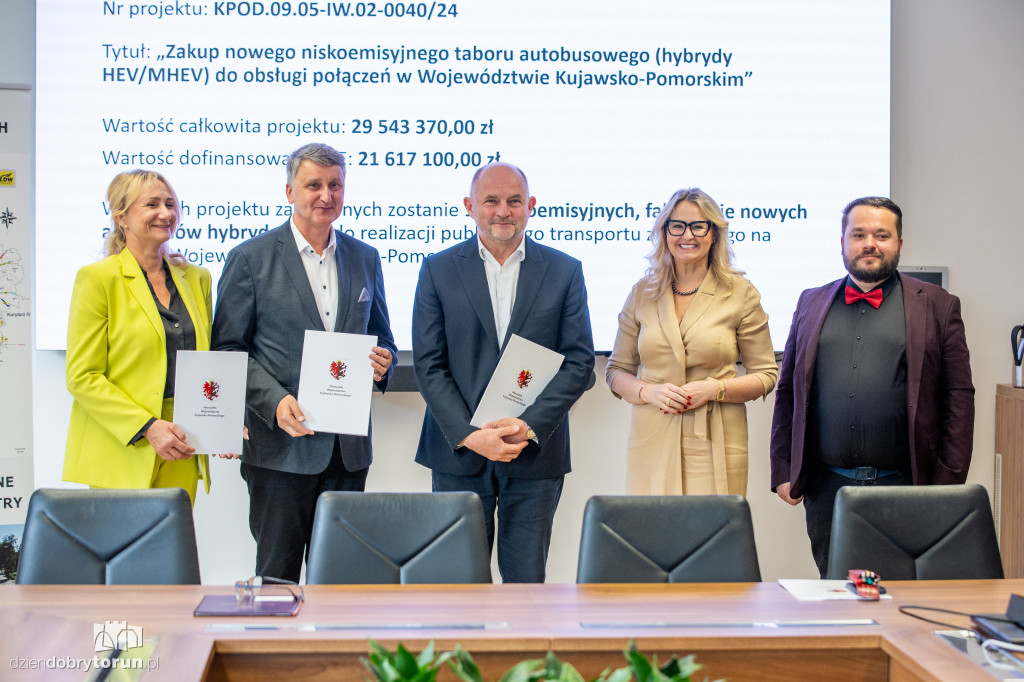 Podpisanie umowy na nowe autobusy