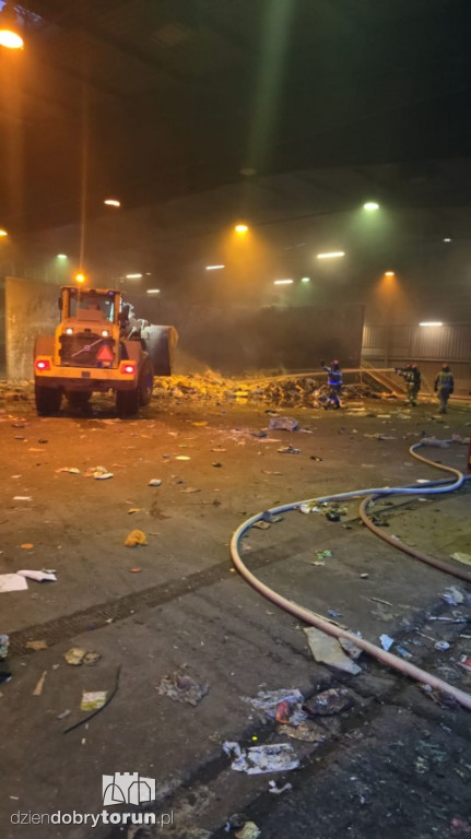 Pożar w hali przyjęcia odpadów