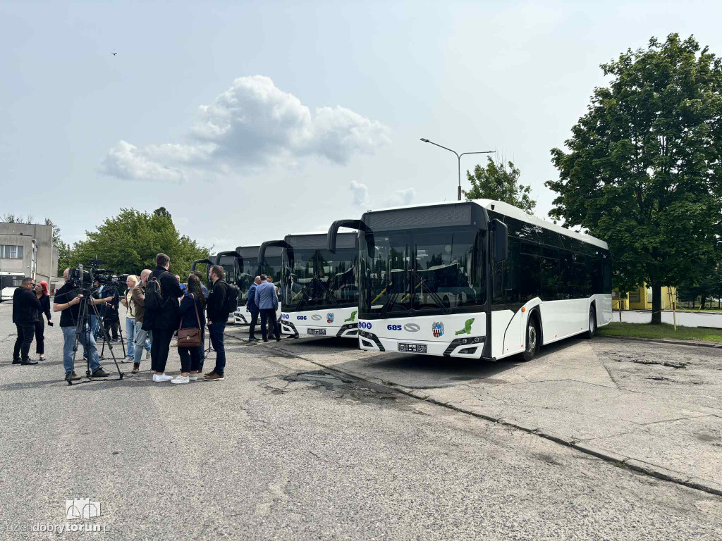 Nowe autobusy hybrydowe