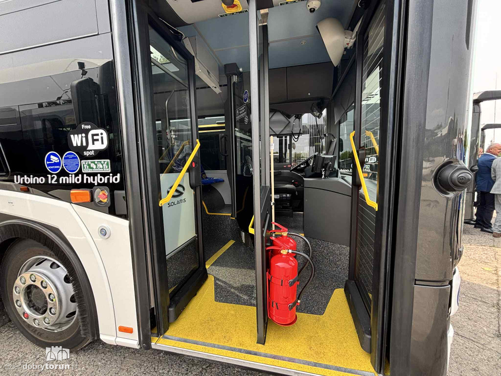 Nowe autobusy hybrydowe