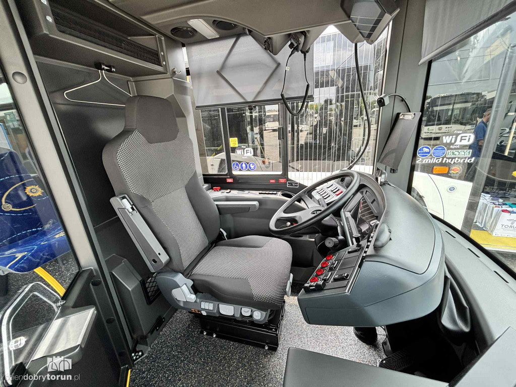 Nowe autobusy hybrydowe