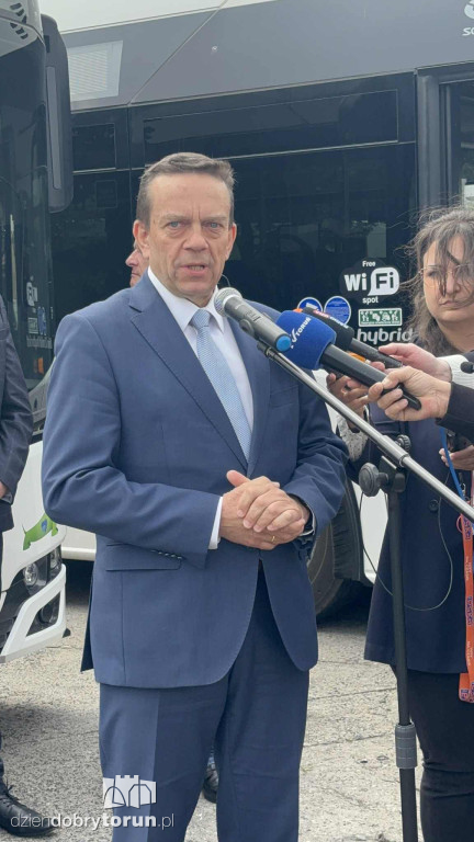 Nowe autobusy hybrydowe