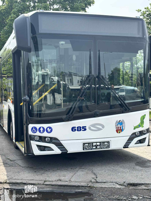 Nowe autobusy hybrydowe