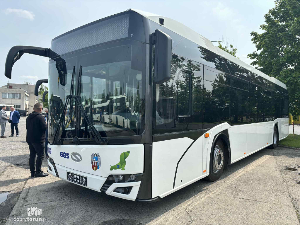 Nowe autobusy hybrydowe