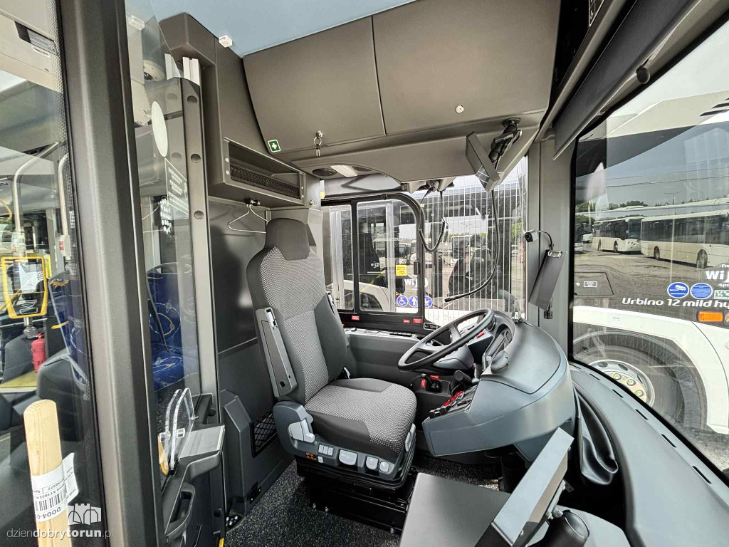 Nowe autobusy hybrydowe