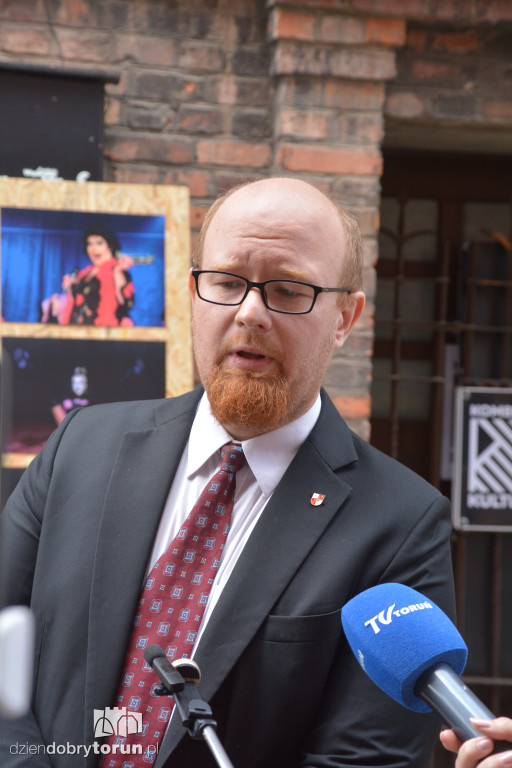 Konferencja pod Kombinatem Kultury