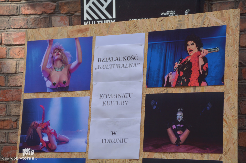 Konferencja pod Kombinatem Kultury
