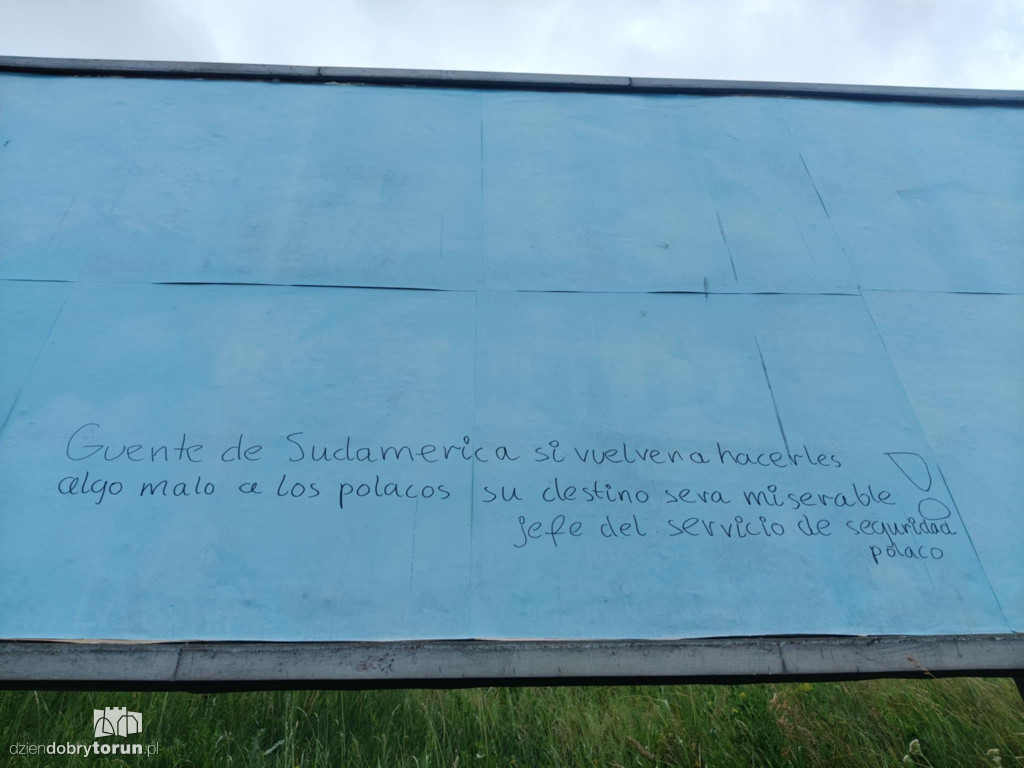 Tajemniczy napis przy Parku Glazja