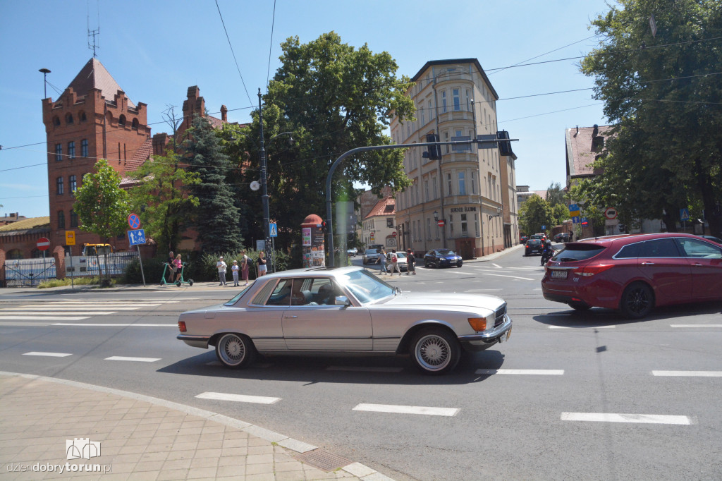 Parada zabytkowych aut