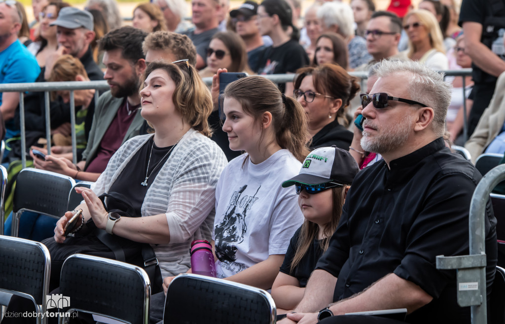 Koncert TOS z udziałem znanych wokalistów