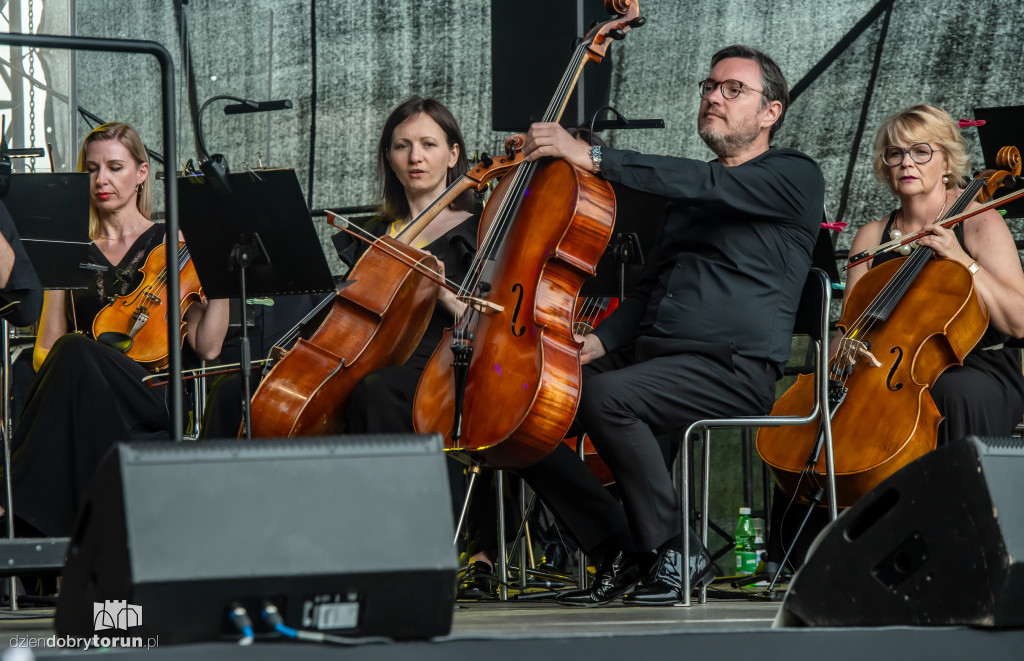 Koncert TOS z udziałem znanych wokalistów