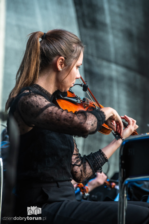 Koncert TOS z udziałem znanych wokalistów