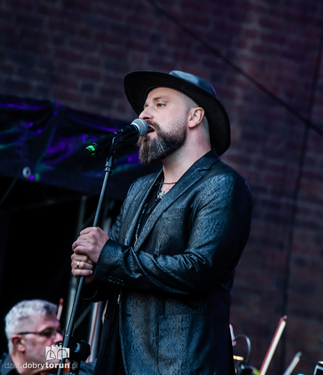 Koncert TOS z udziałem znanych wokalistów