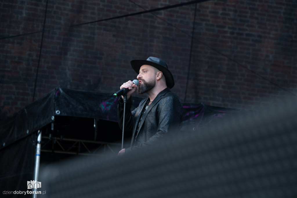 Koncert TOS z udziałem znanych wokalistów
