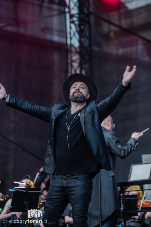 Koncert TOS z udziałem znanych wokalistów