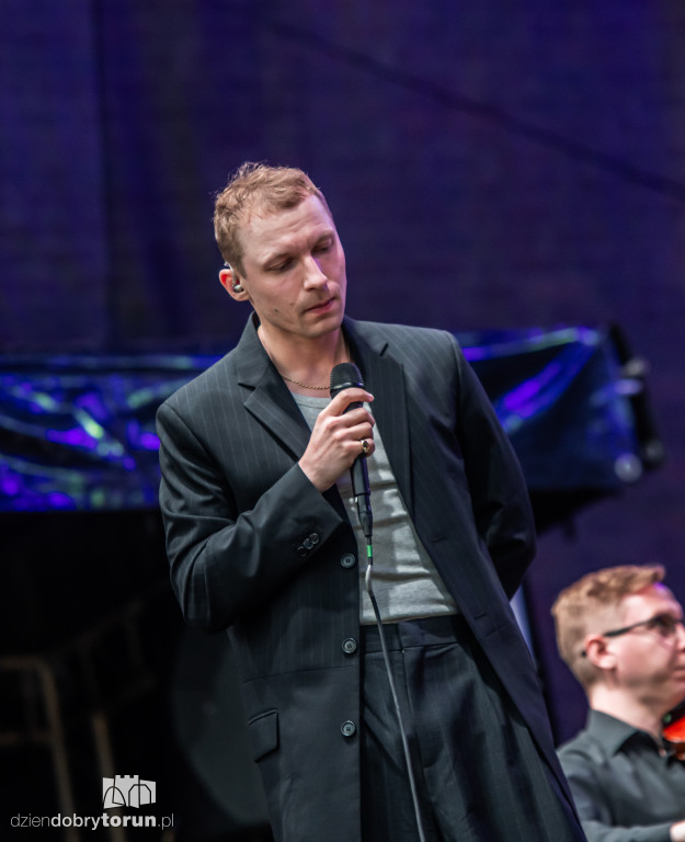 Koncert TOS z udziałem znanych wokalistów