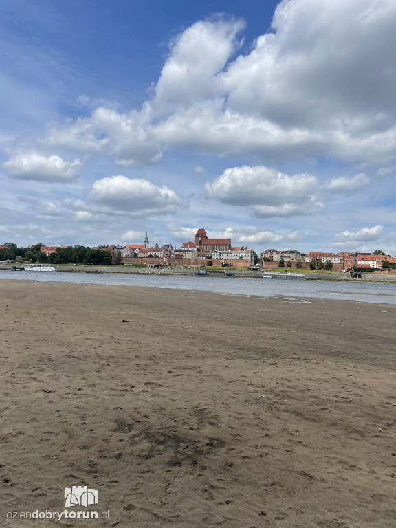 Na Wiśle coraz większe łachy