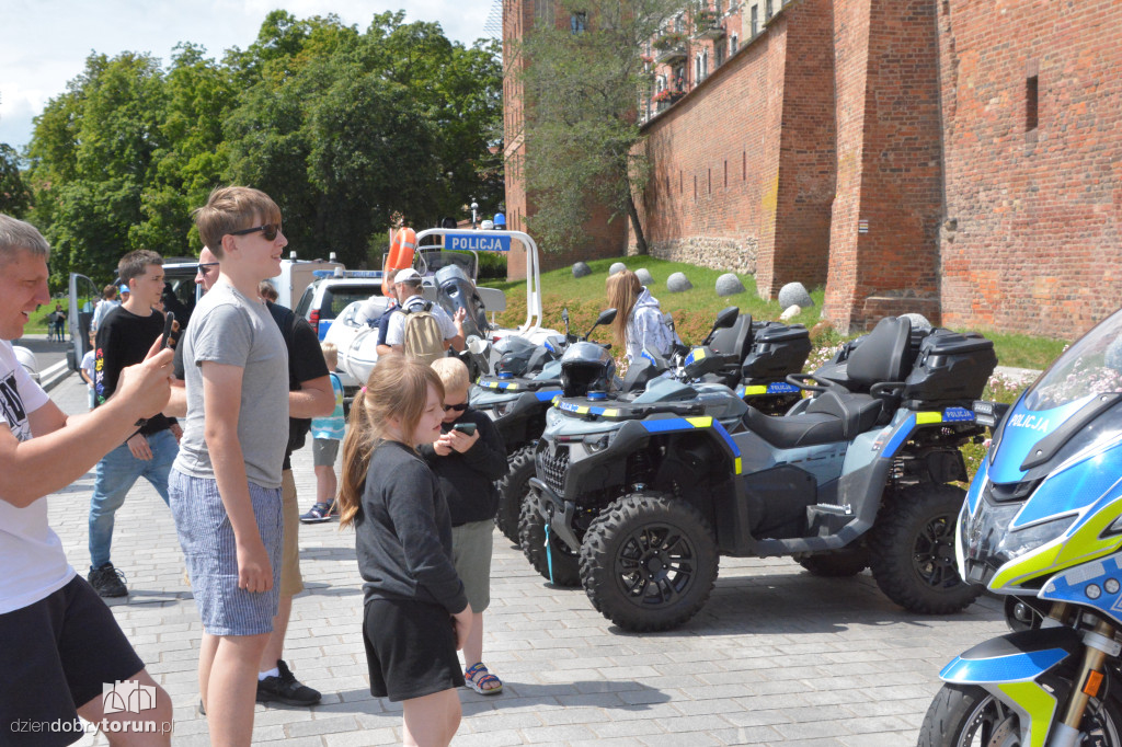 Policyjny piknik na Bulwarze