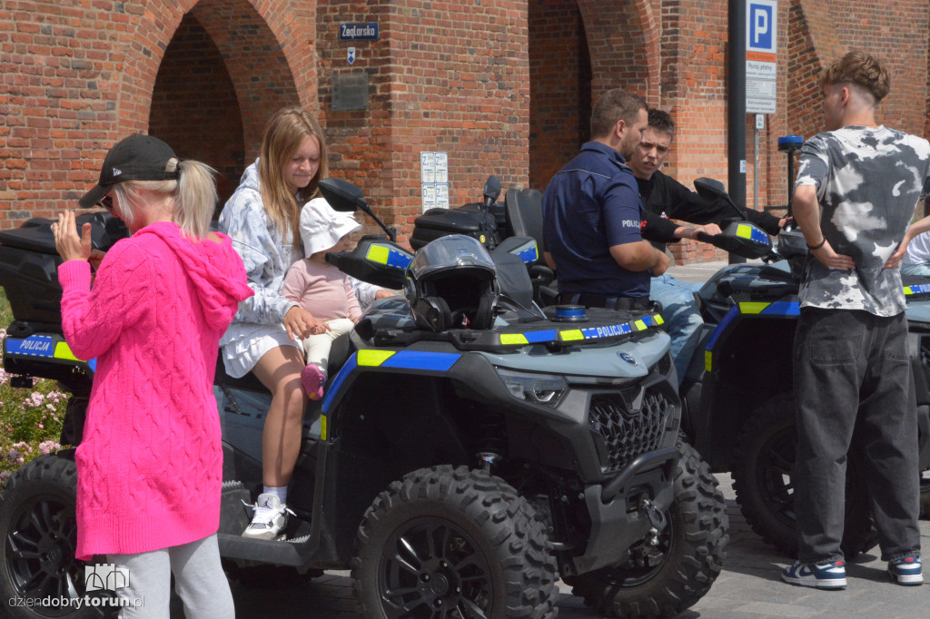 Policyjny piknik na Bulwarze
