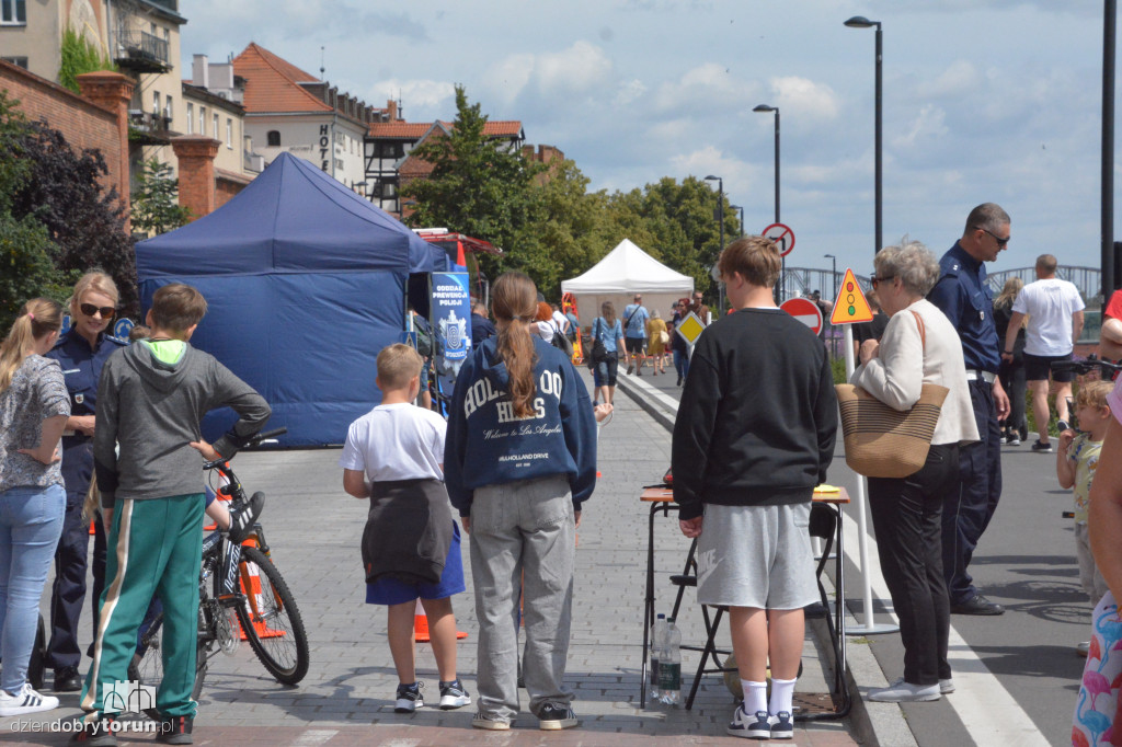 Policyjny piknik na Bulwarze