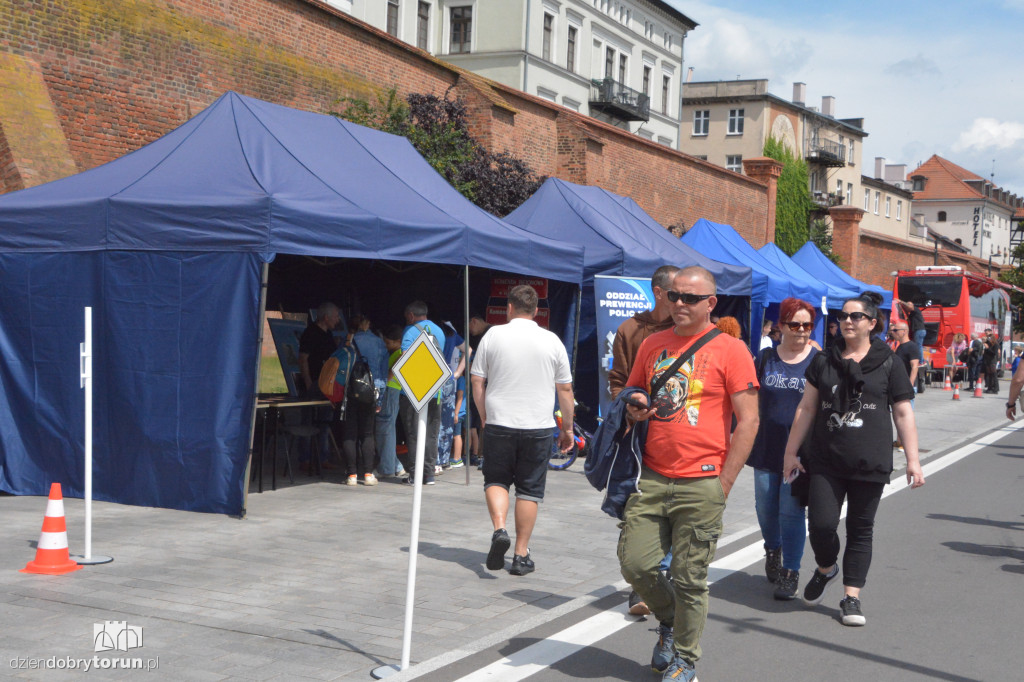 Policyjny piknik na Bulwarze