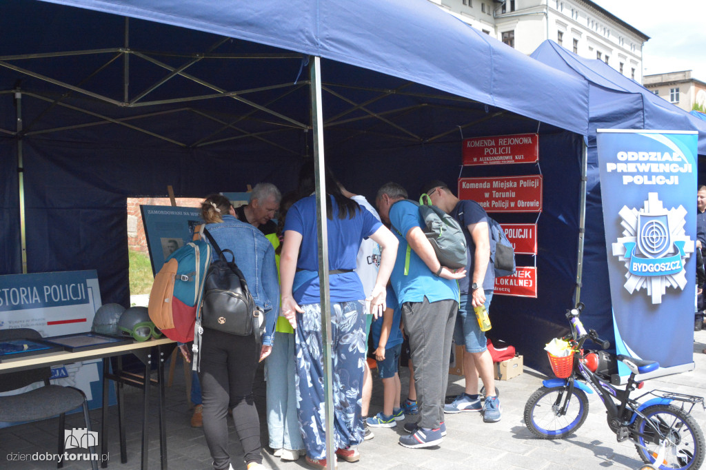 Policyjny piknik na Bulwarze
