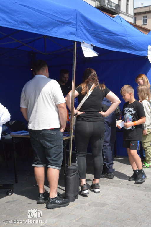 Policyjny piknik na Bulwarze