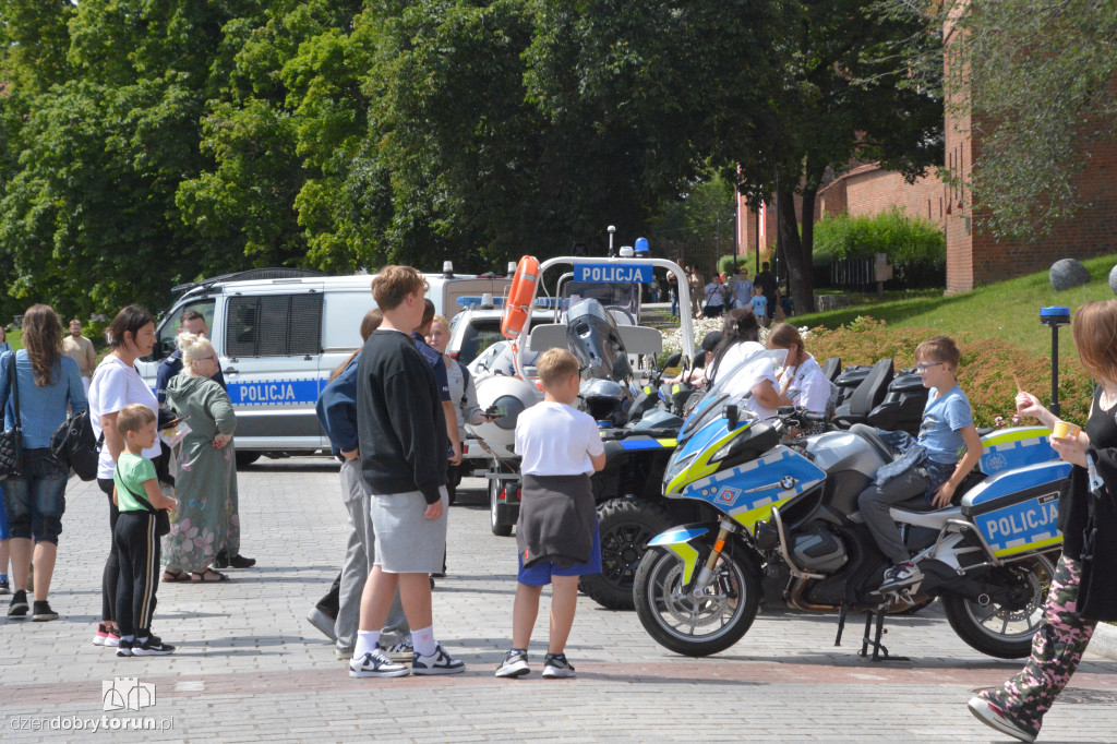 Policyjny piknik na Bulwarze