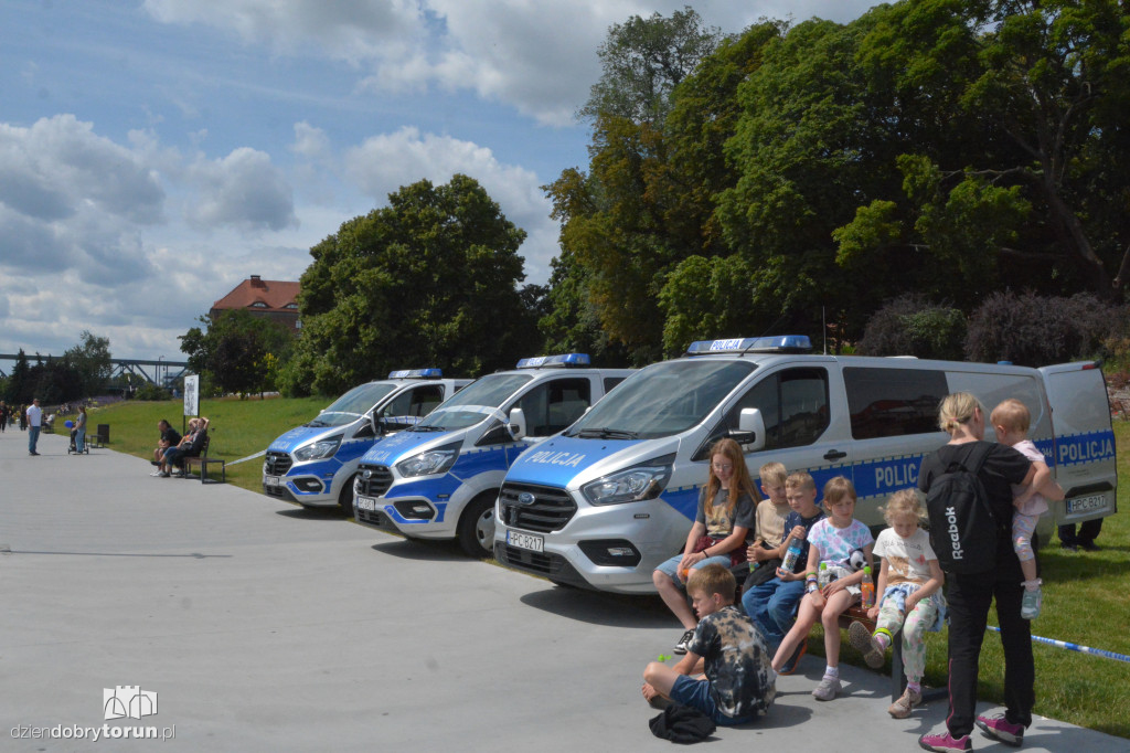 Policyjny piknik na Bulwarze