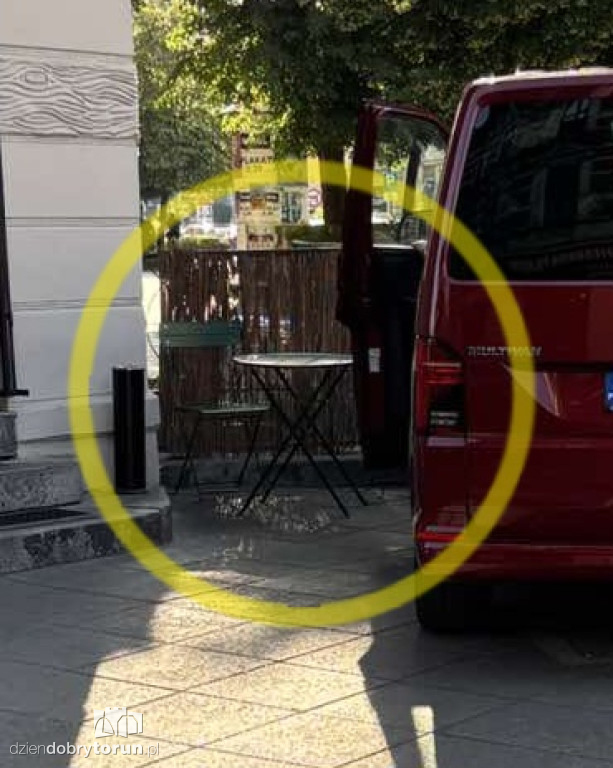 Tak parkuje się w Toruniu