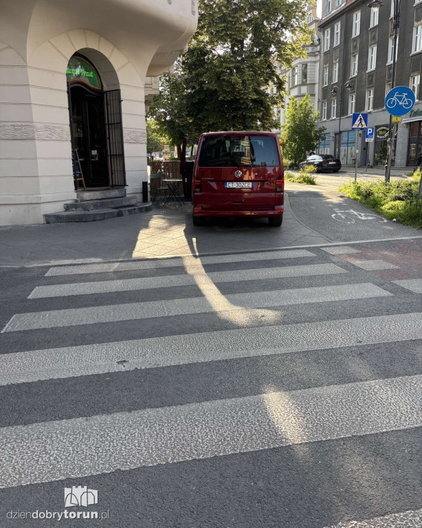 Tak parkuje się w Toruniu