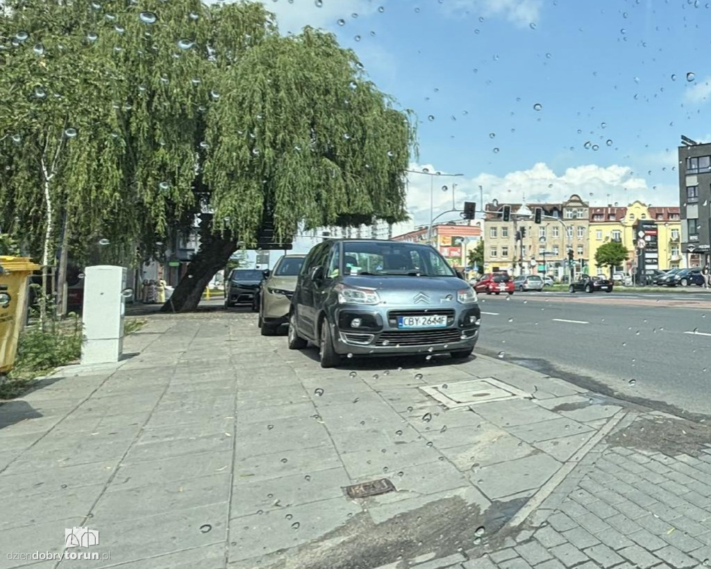 Tak parkuje się w Toruniu