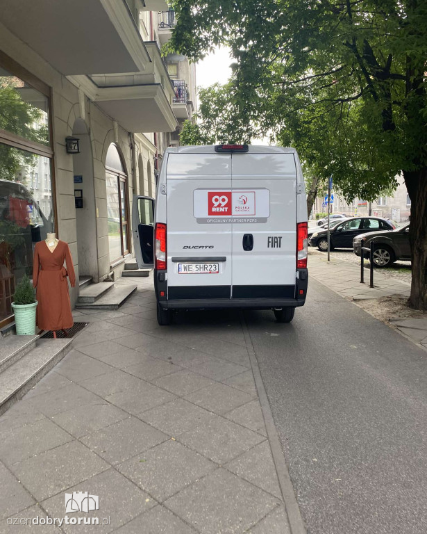 Tak parkuje się w Toruniu