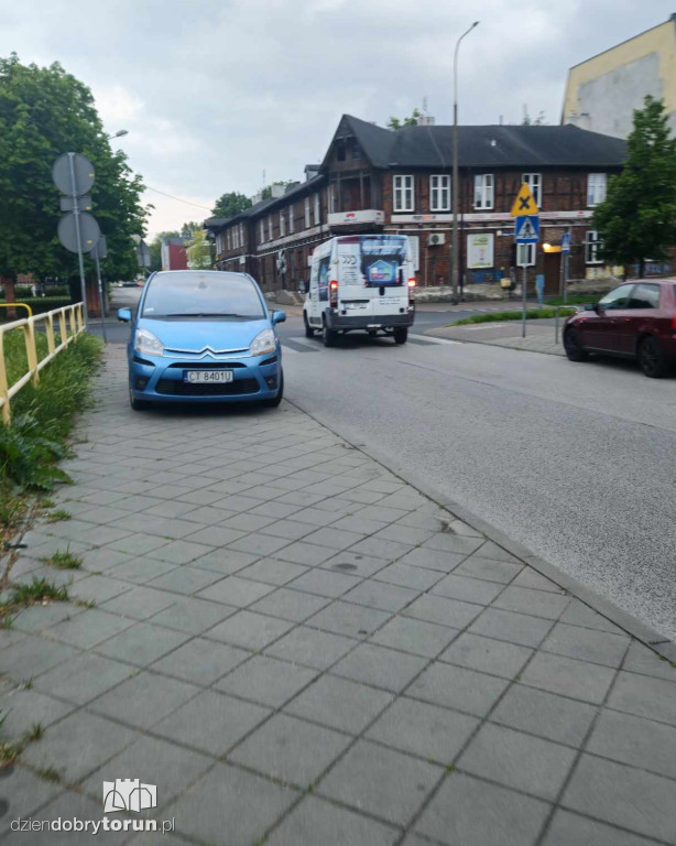Tak parkuje się w Toruniu