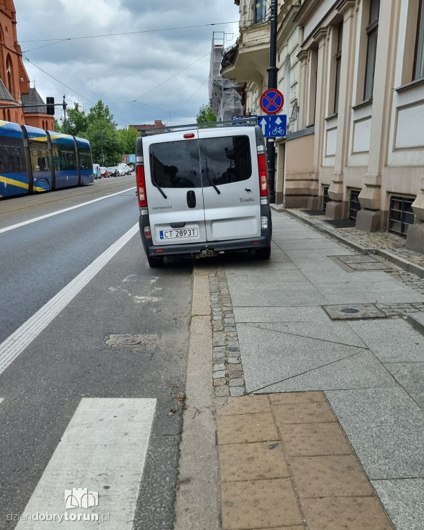 Tak parkuje się w Toruniu