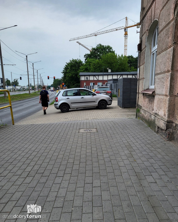 Tak parkuje się w Toruniu