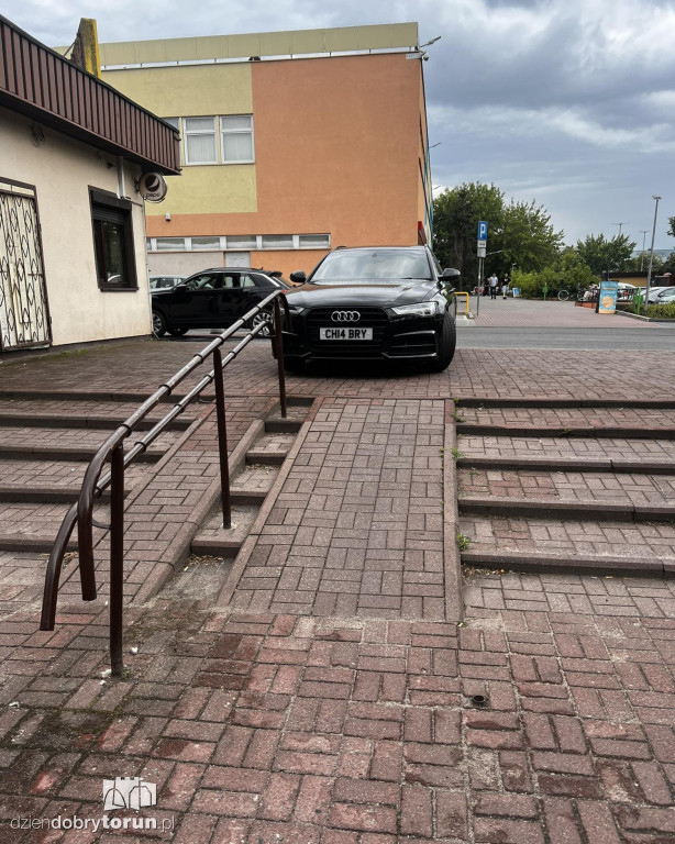 Tak parkuje się w Toruniu