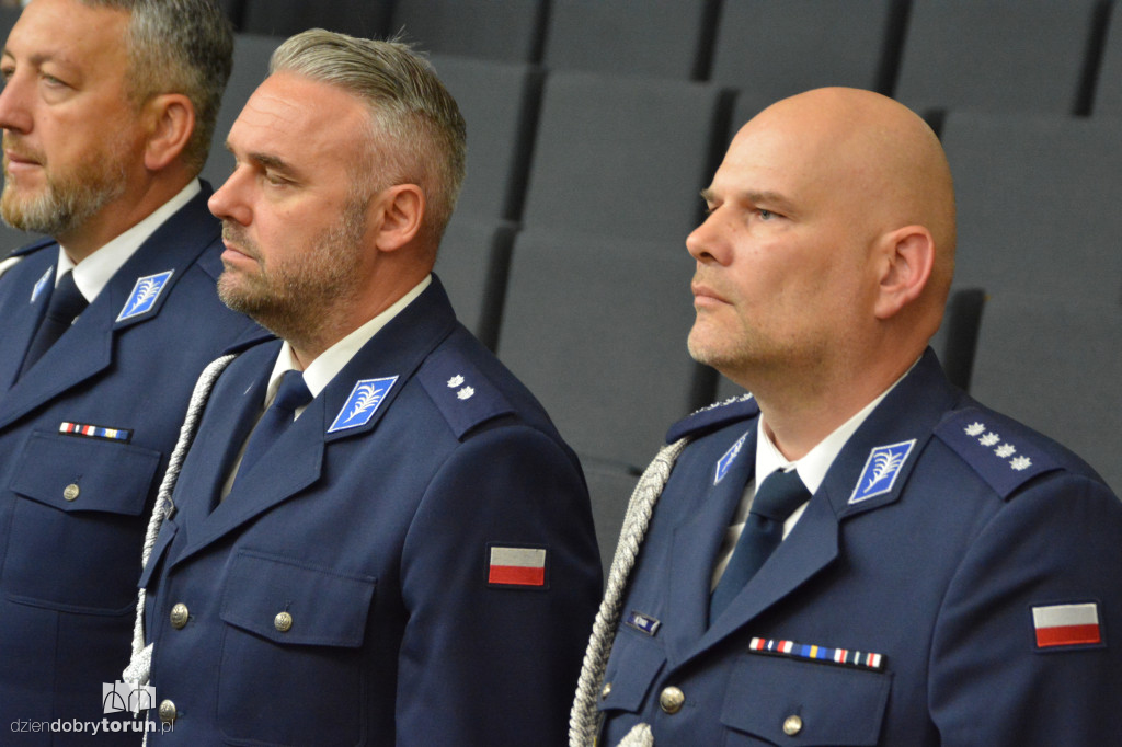 Awanse, medale i bezpieczeństwo. Święto Policji w Toruniu