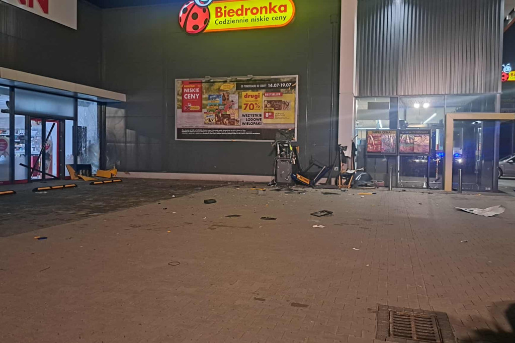 Rozsadzili bankomat!